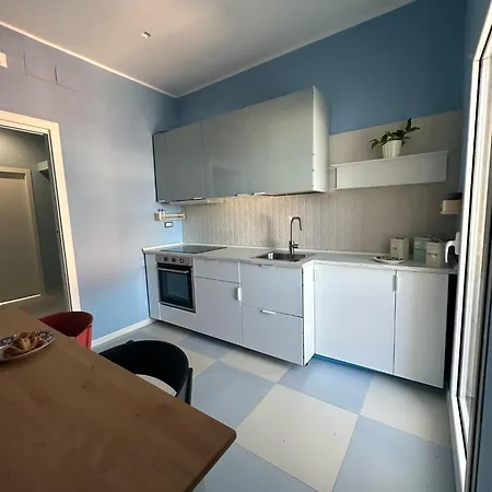 Tra Mare E Castello Barletta