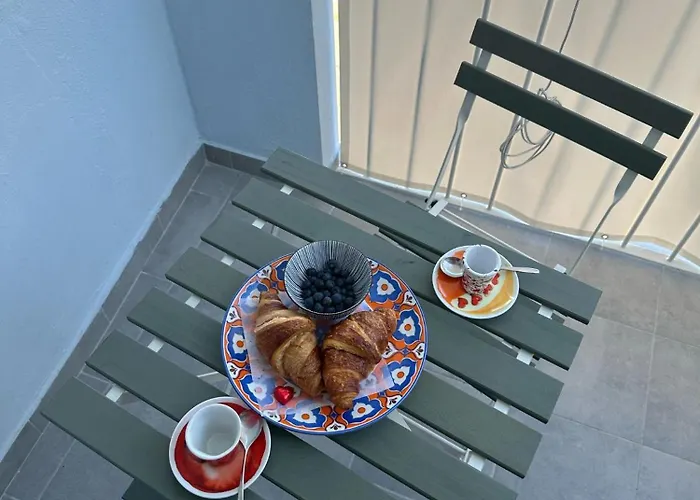 Tra Mare E Castello * Barletta